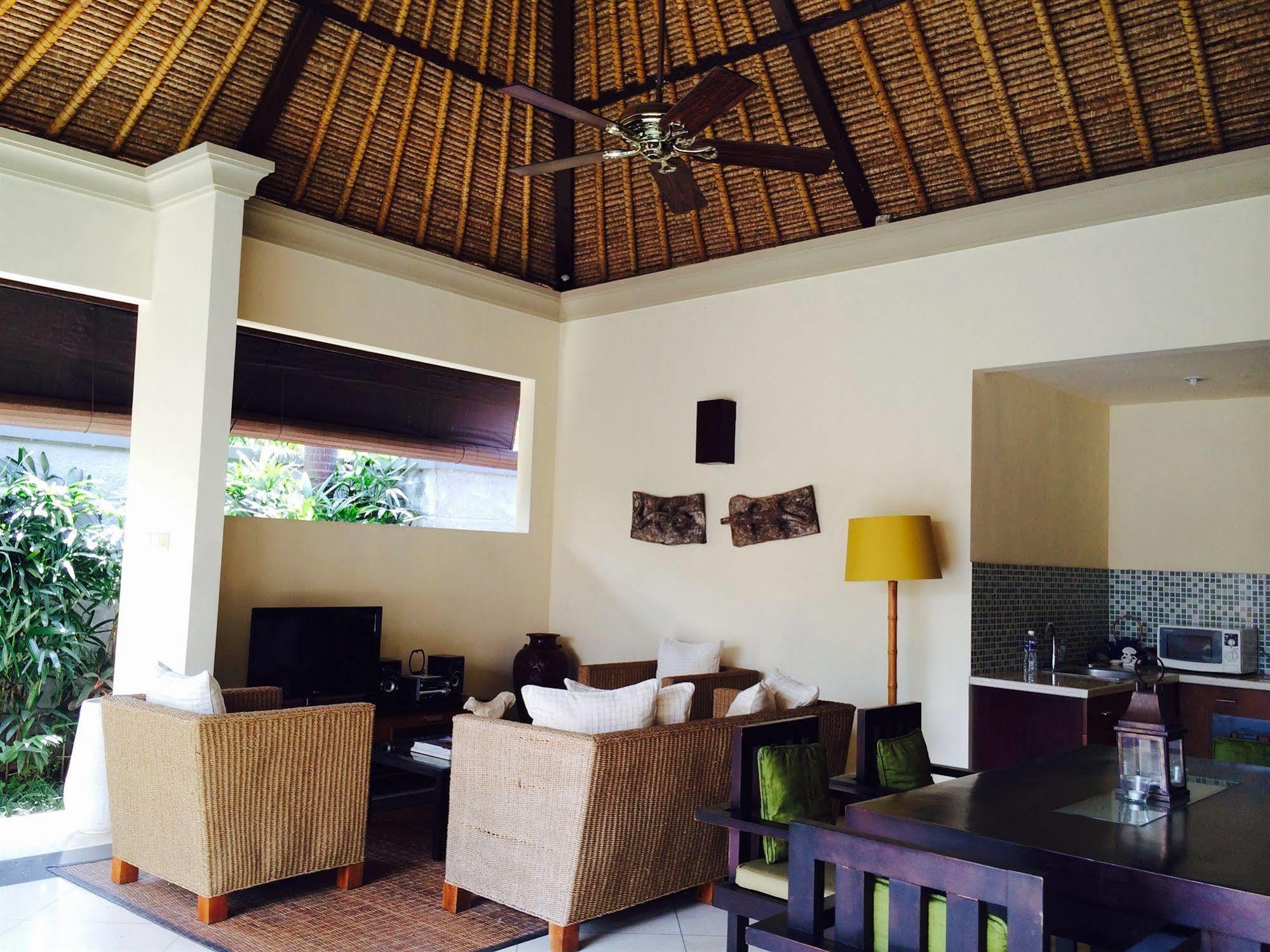 D'Alang Alang Villas 塞米亚克 外观 照片
